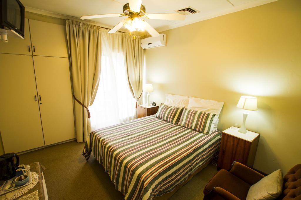 Eden Rose Manor B&B ลา แมร์ซี ภายนอก รูปภาพ