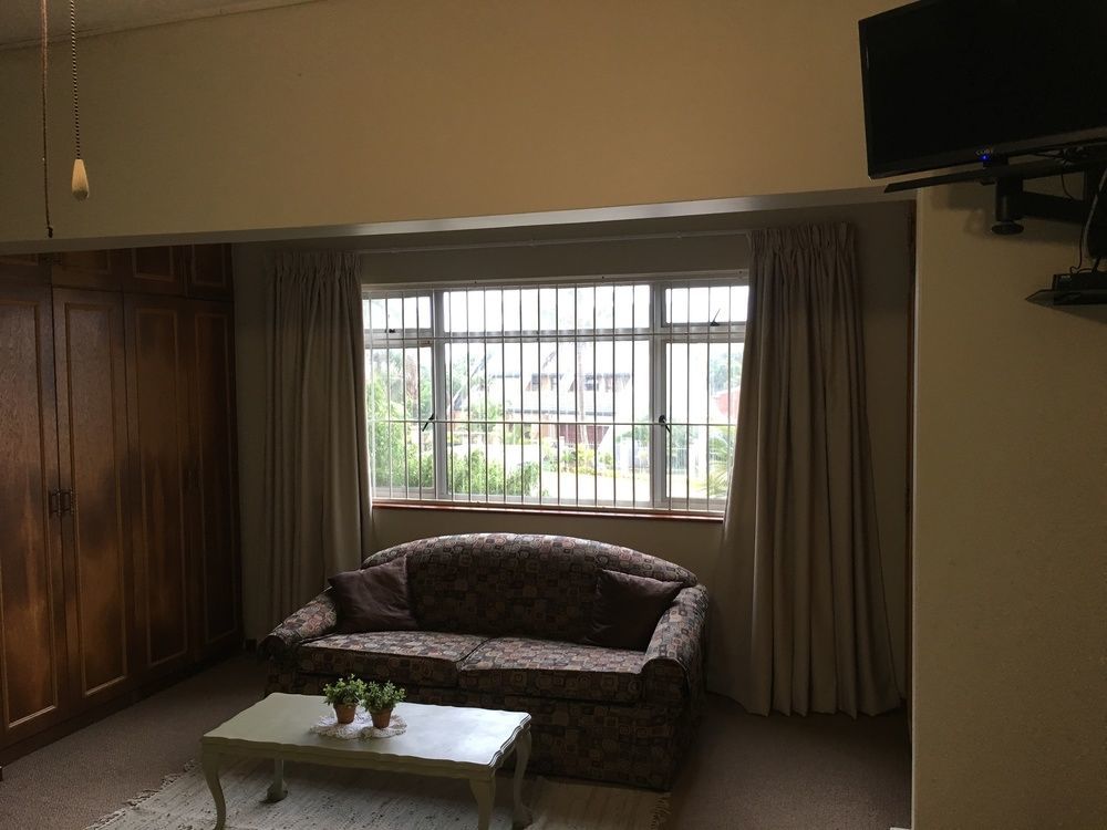 Eden Rose Manor B&B ลา แมร์ซี ภายนอก รูปภาพ